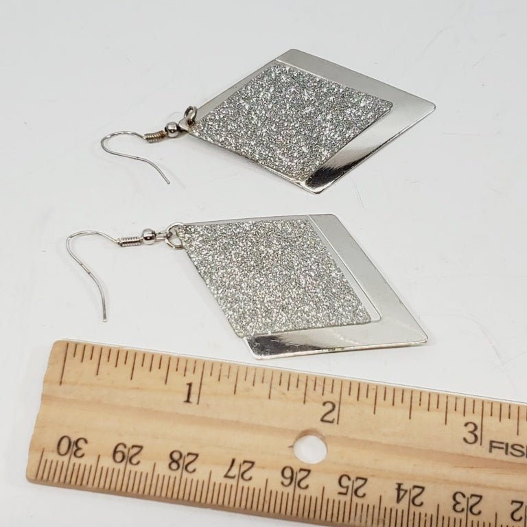 Dangly Earrings - Unique Collectibles