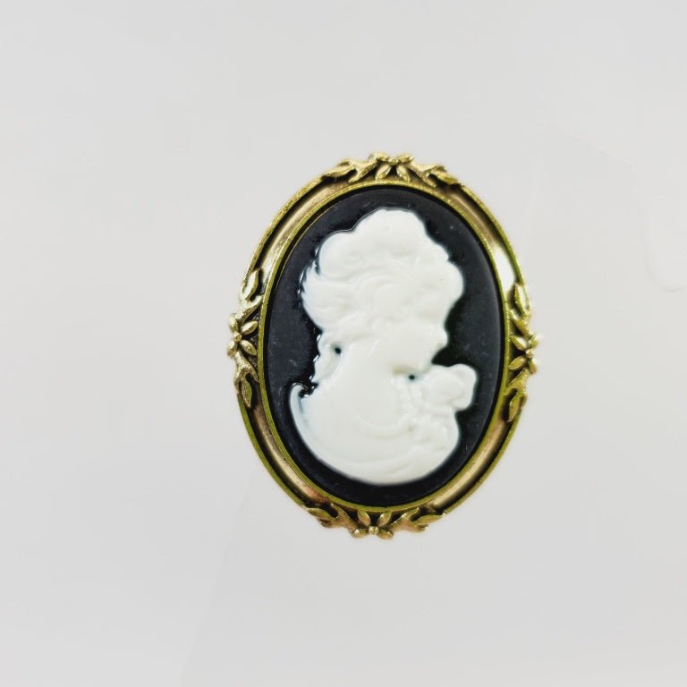 Cameo Brooch - Unique Collectibles