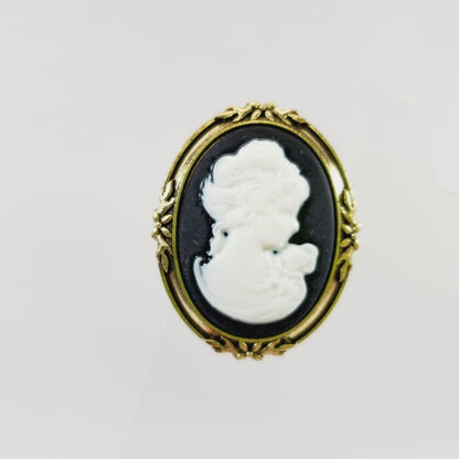 Cameo Brooch - Unique Collectibles