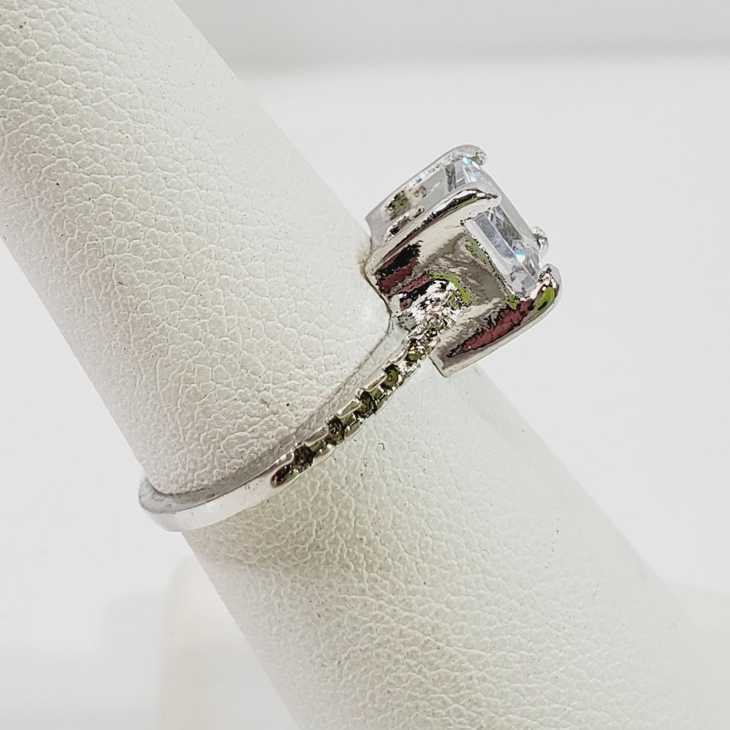 Crystal Ring Size 6 - Unique Collectibles