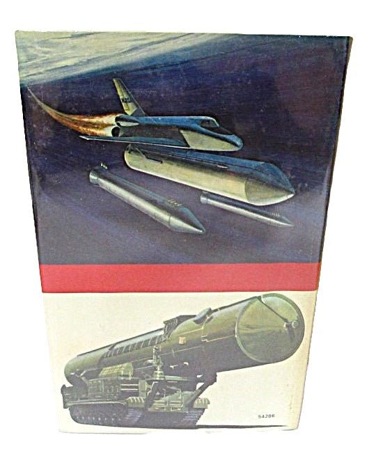 Missiles & Rockets 1975 by Kenneth Gatland - Unique Collectibles