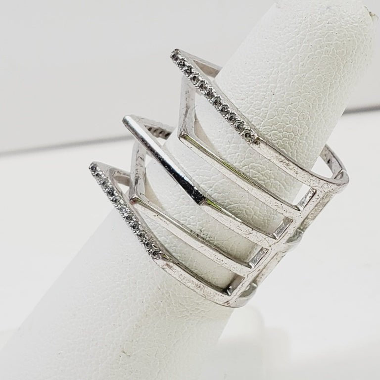 Unique Crystal Ring Size 6 - Unique Collectibles