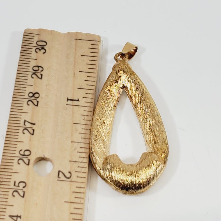 Vintage 1980's Teardrop Shaped Pendant - Unique Collectibles