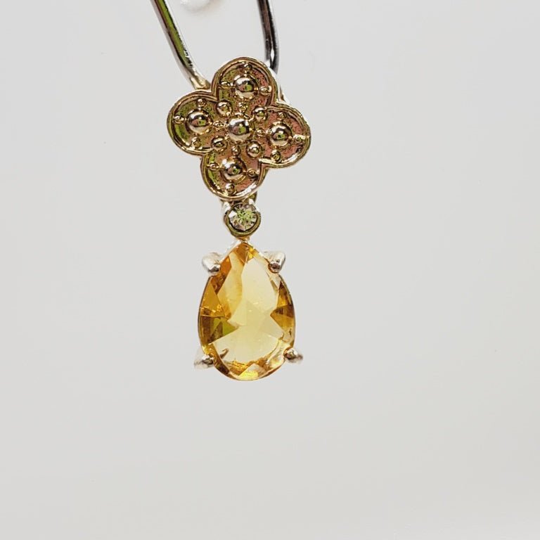 Vintage Pendant - Unique Collectibles