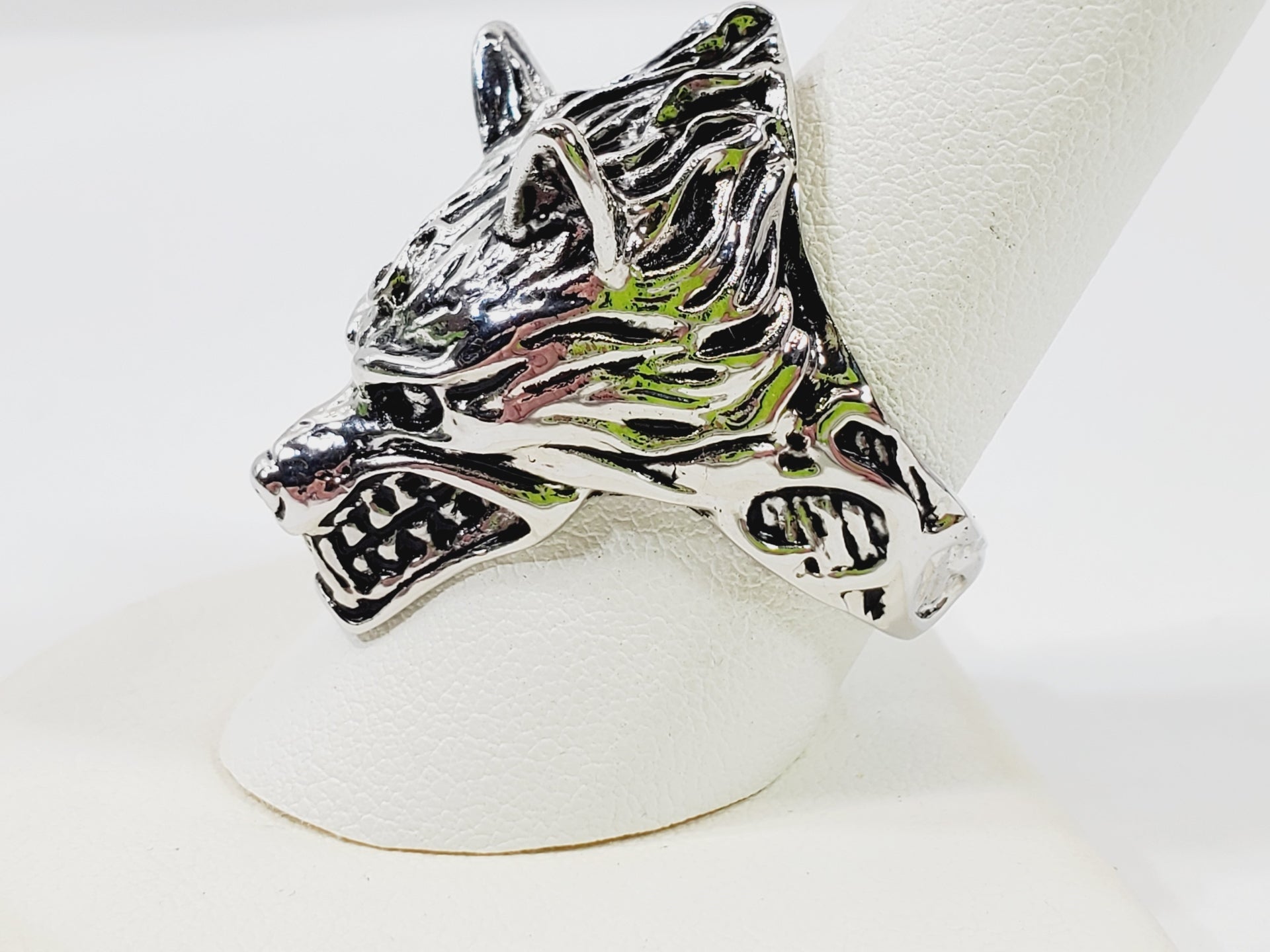 Large Wolf Head 3D Ring Size 9.5 - Unique Collectibles