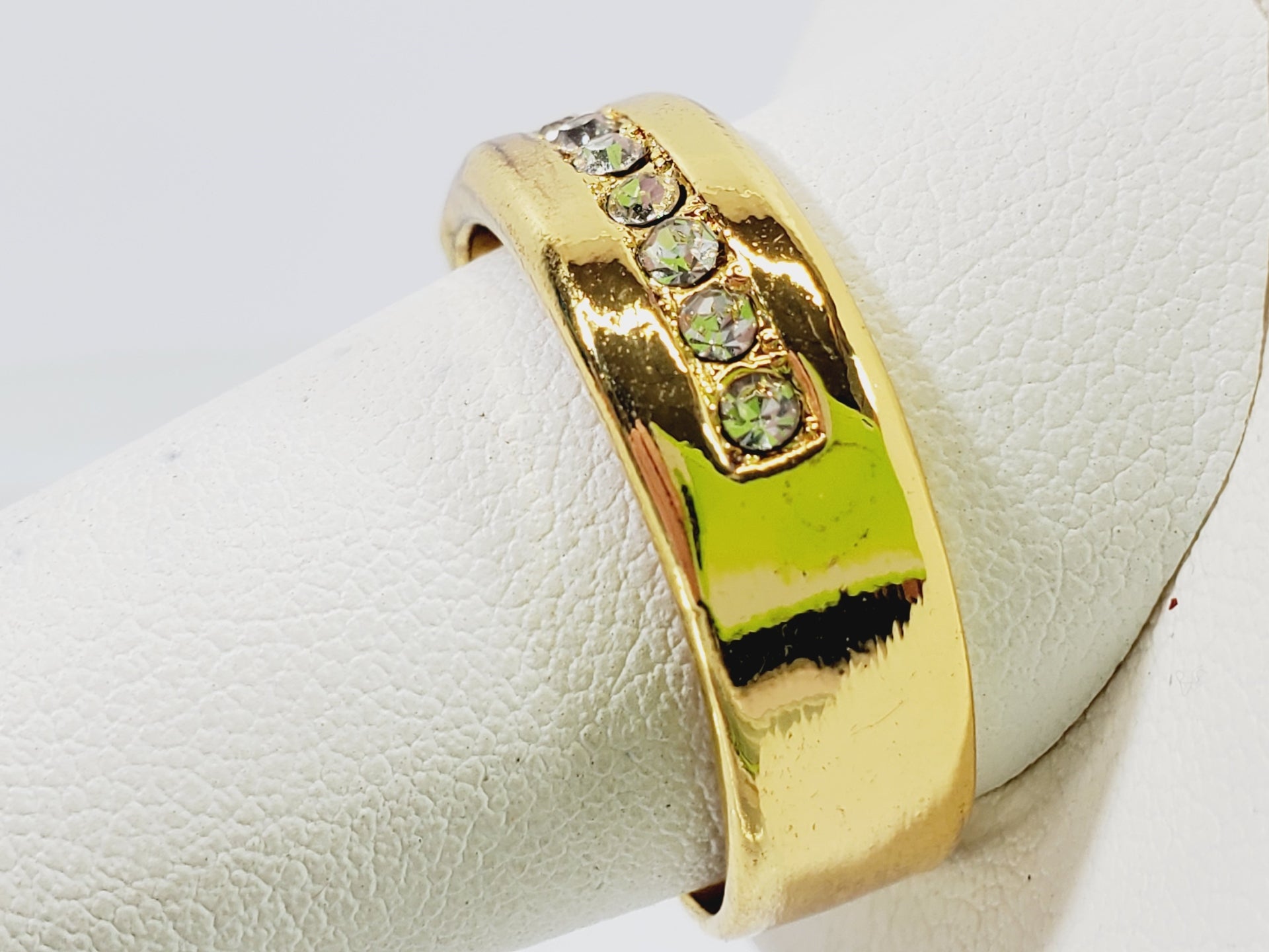 Crystal Ring Size 11 - Unique Collectibles