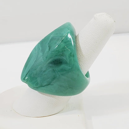 Large Vintage Green Lucite Ring Size 8 - Unique Collectibles