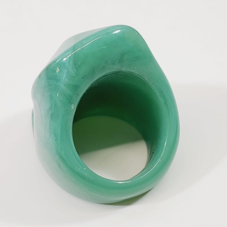 Large Vintage Green Lucite Ring Size 8 - Unique Collectibles