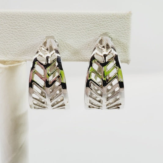 Vintage Clip On Earrings - Unique Collectibles