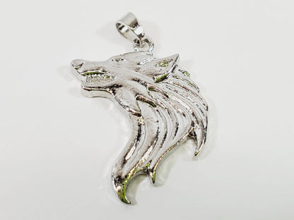 Wolf Pendant - Unique Collectibles
