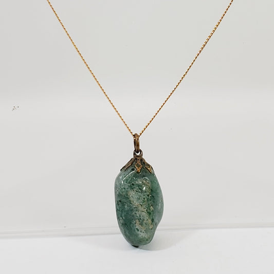 Vintage Green Aventurine Pendant Necklace - Unique Collectibles