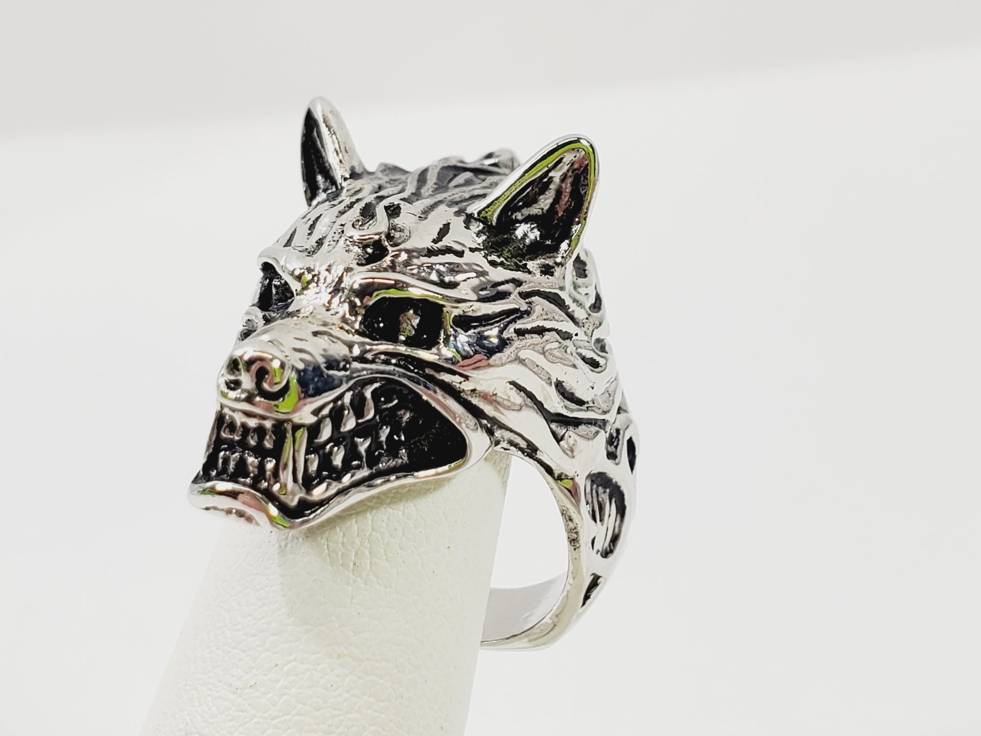 Large Wolf Head 3D Ring Size 9.5 - Unique Collectibles