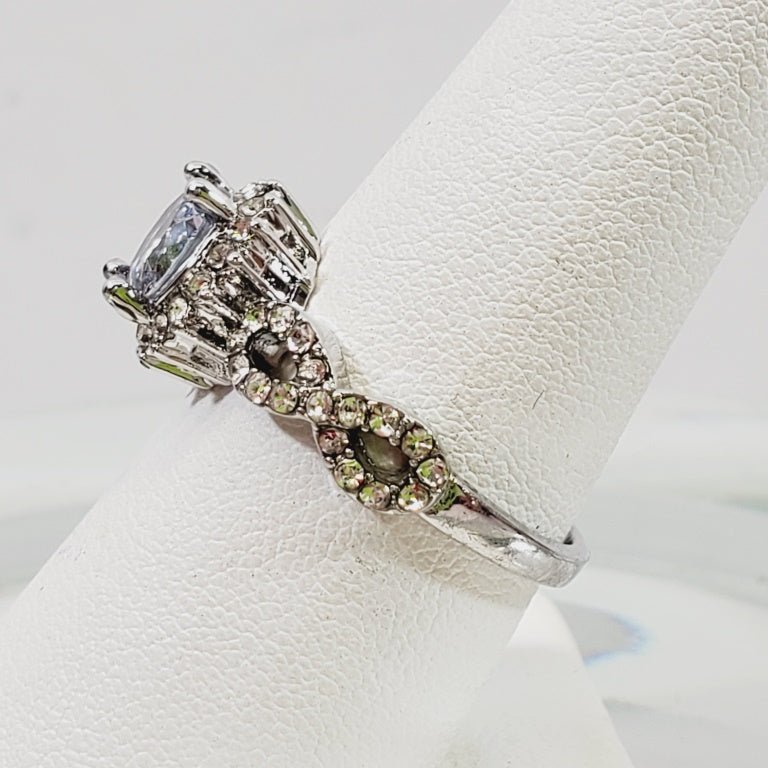 Crystal Ring Size 8 - Unique Collectibles