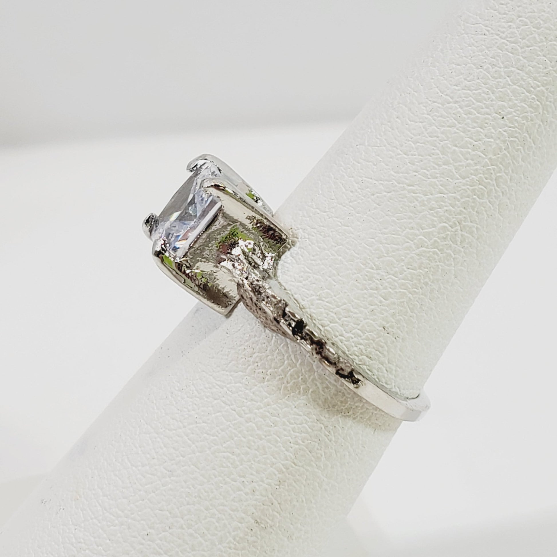 Crystal Ring Size 6 - Unique Collectibles