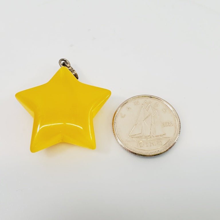 Yellow Star Vintage Pendant - Unique Collectibles