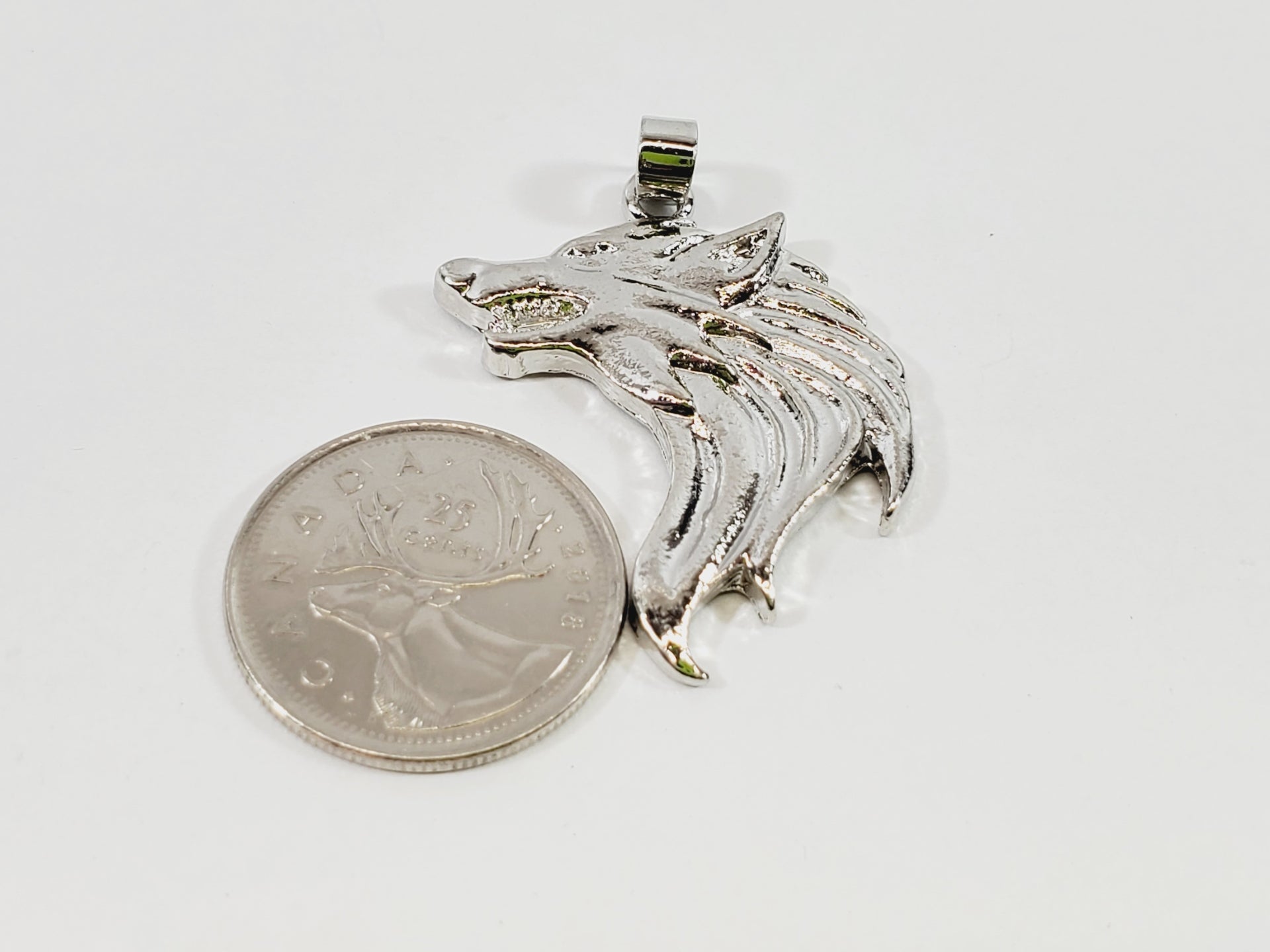 Wolf Pendant - Unique Collectibles
