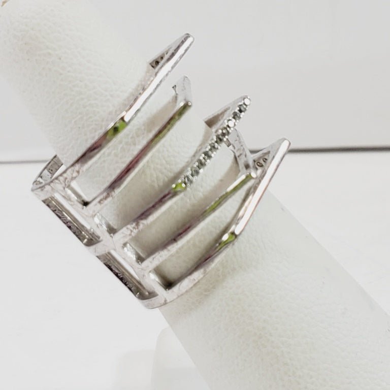 Unique Crystal Ring Size 6 - Unique Collectibles