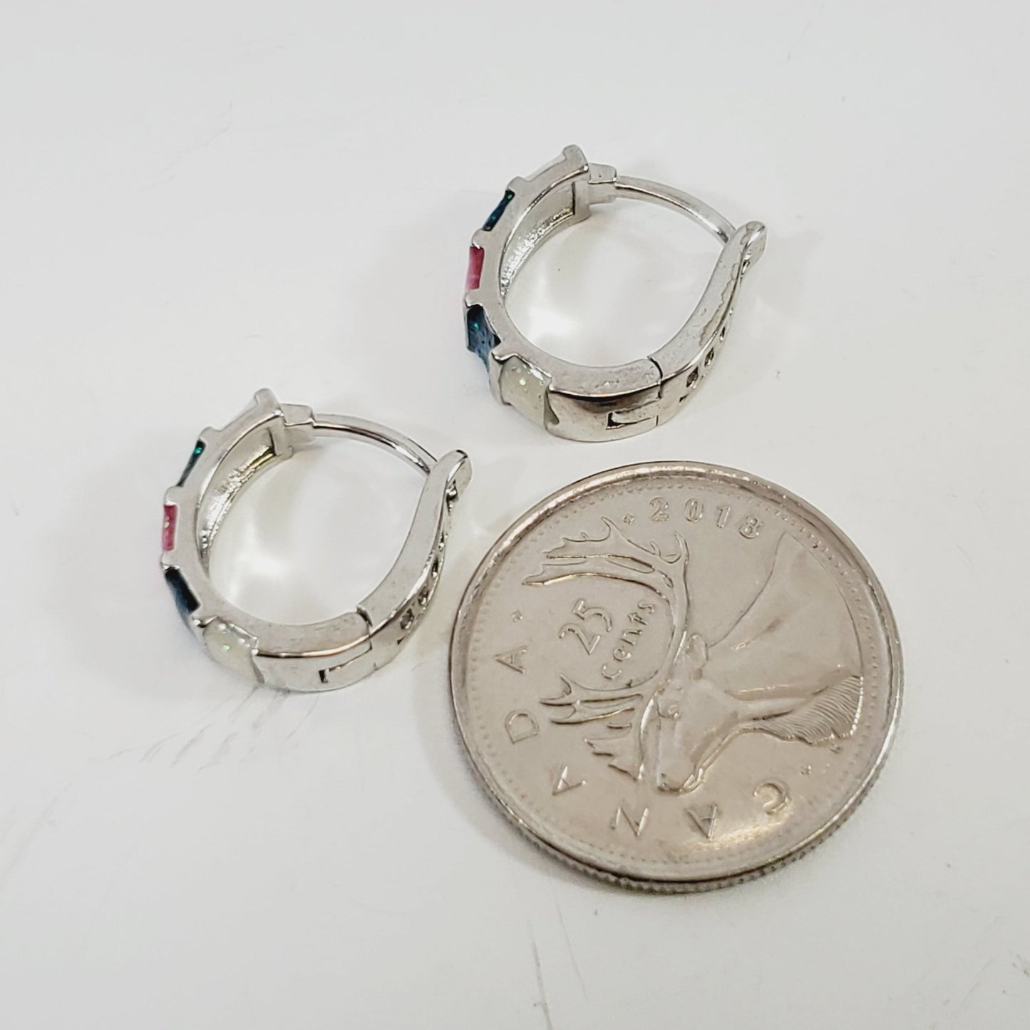 Hinged Back Enamel Earrings Circa 1980's - Unique Collectibles