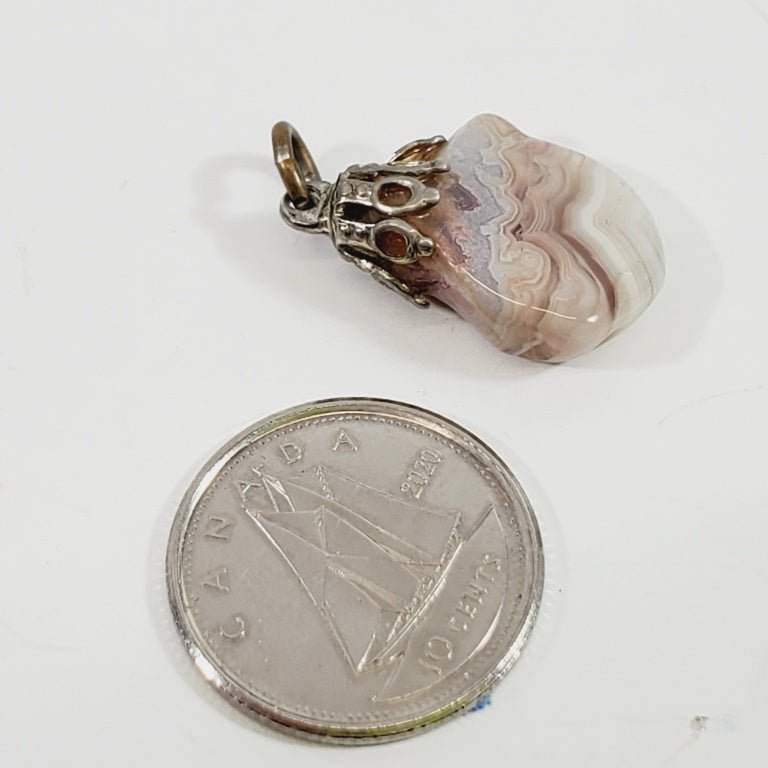 Vintage Lacey Agate Pendant - Unique Collectibles