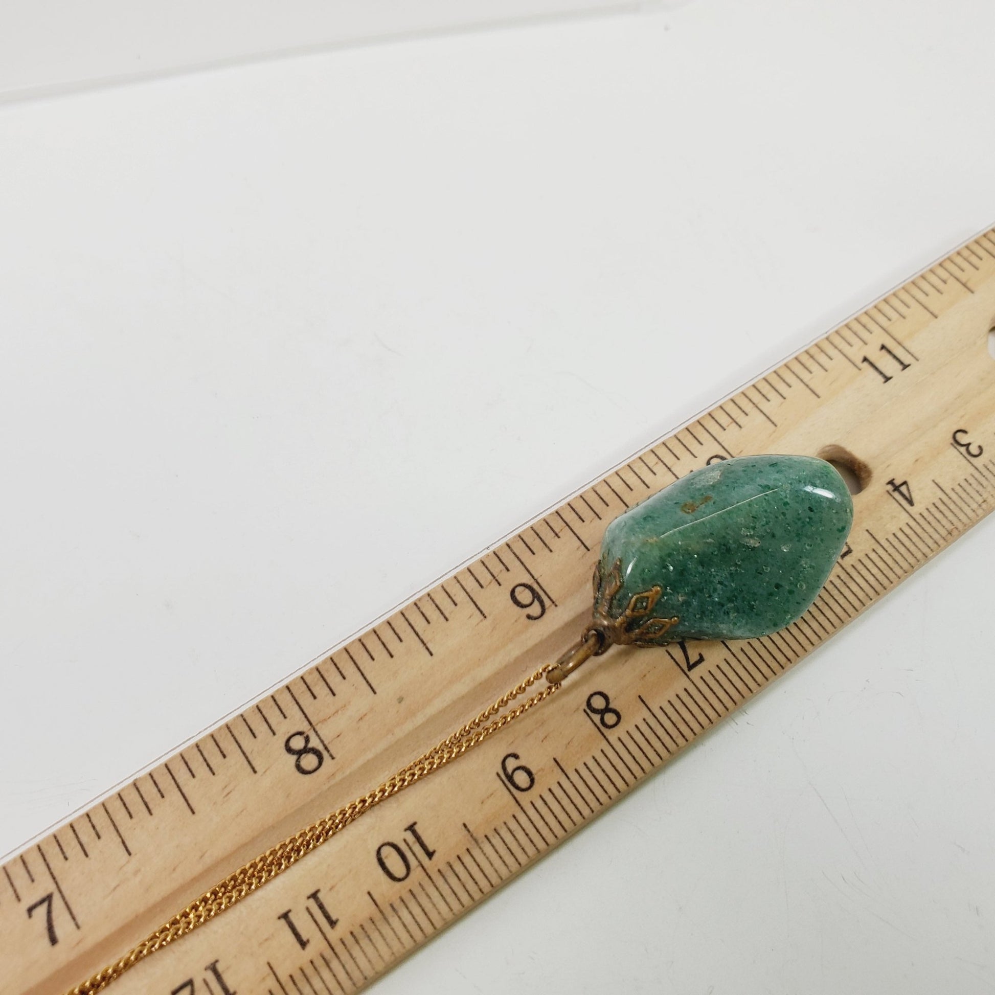 Vintage Green Aventurine Pendant Necklace - Unique Collectibles