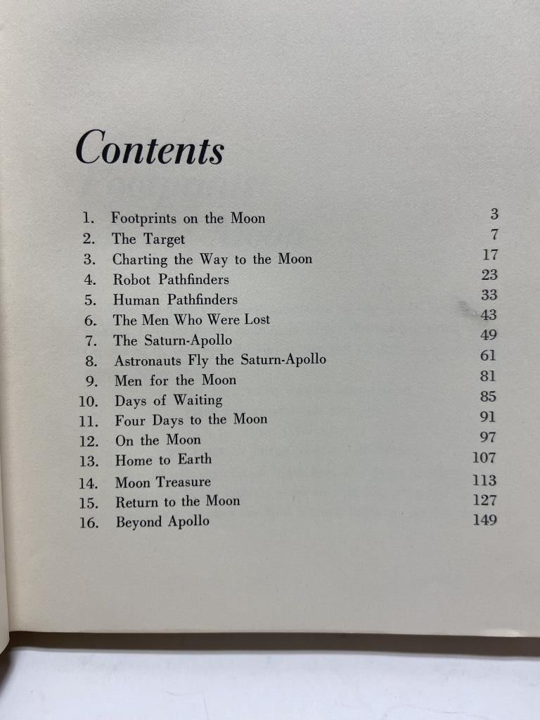1973 We Reach The Moon by John Noble Wilford Hardcover - Unique Collectibles