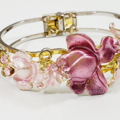 Elegant Hinged Bracelet - Unique Collectibles